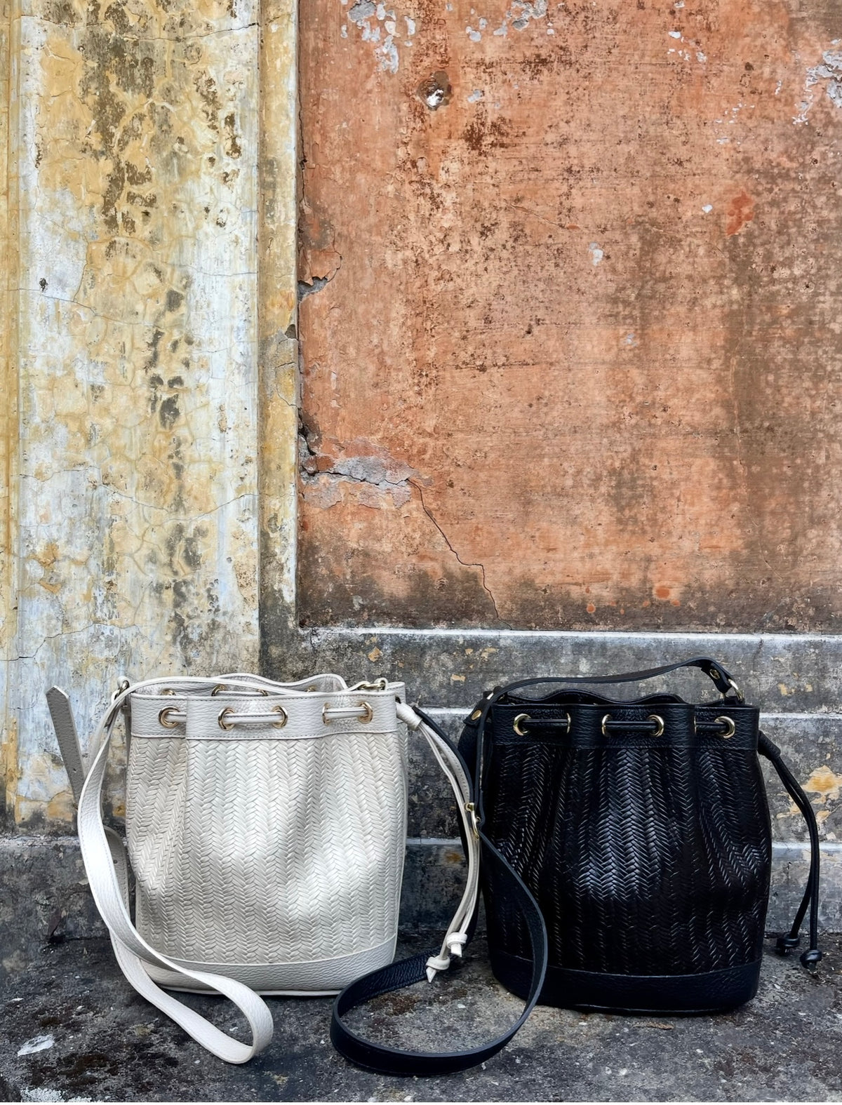 Amira Medium Bucket Woven Beige