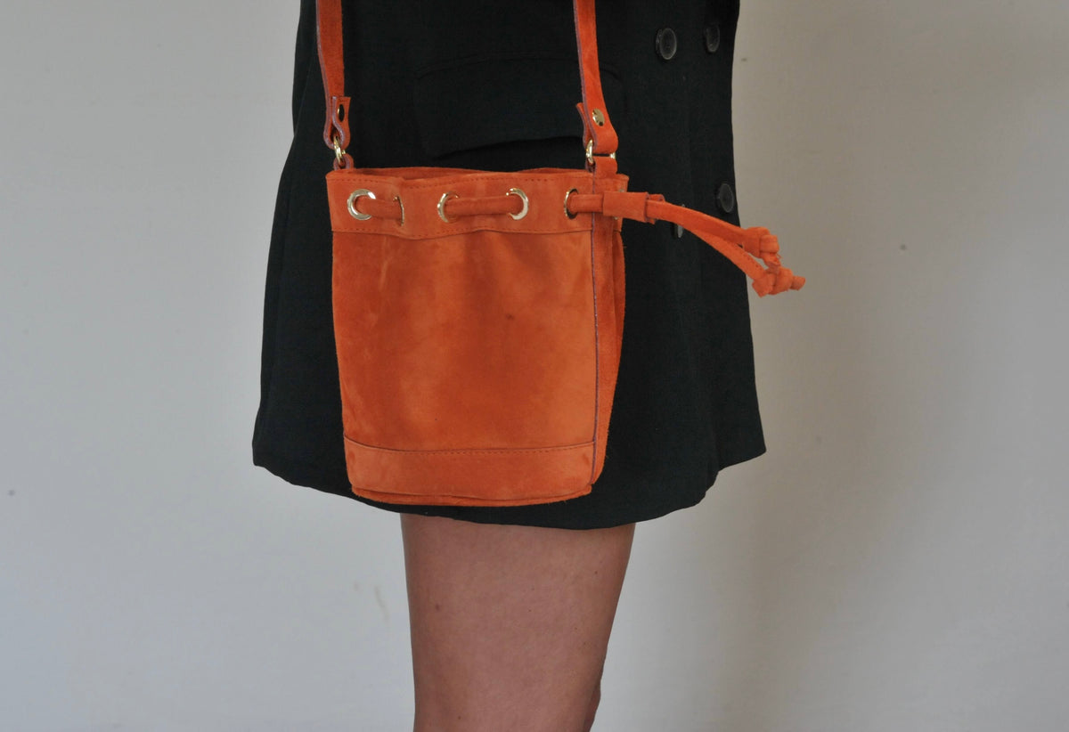 Amira mini Bucket suede Orange