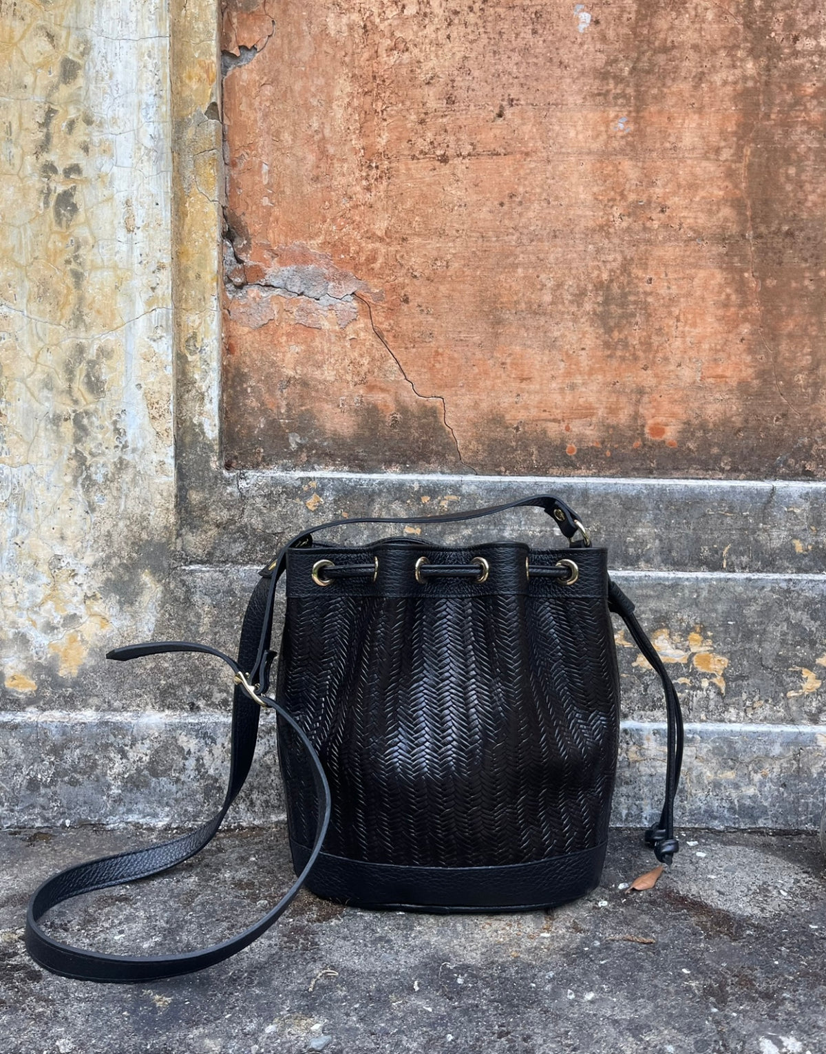Amira Medium Bucket Woven Leather Black
