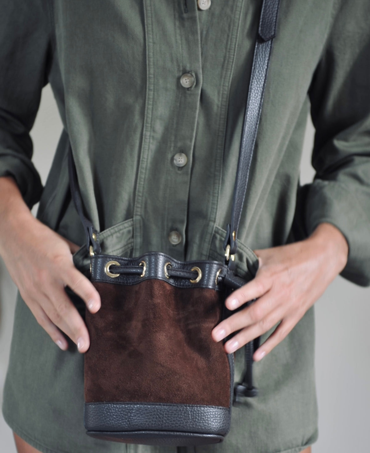 Amira Mini Bucket Suede Brown